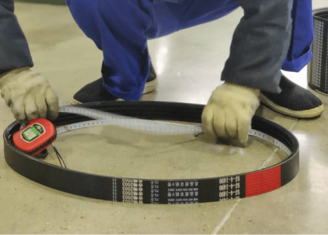 Wie lässt sich das Keilriemenmodell schnell bestimmen?